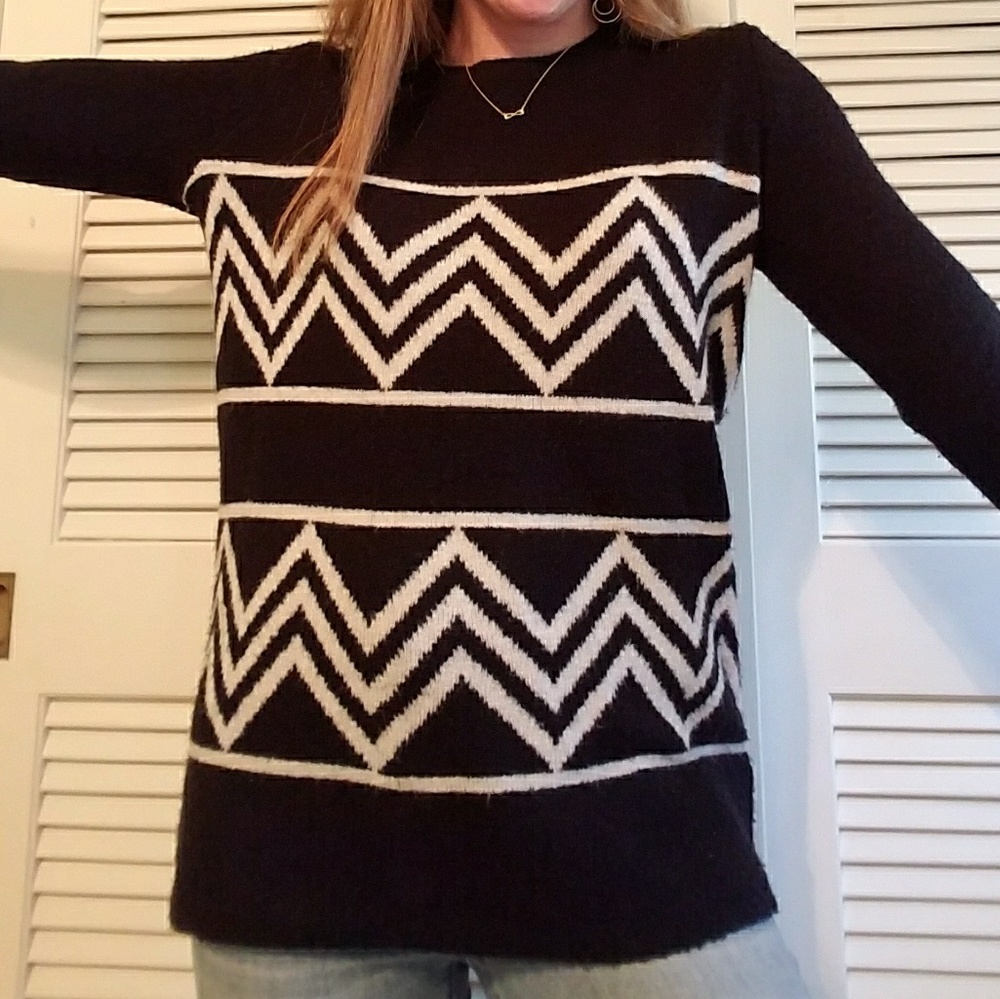 Forever 21 Black and White Sweater